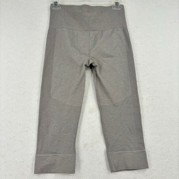 Lululemon Crop Capri Leggings Size 6 Gray Textured Ribbed Compression - Picture 7 of 12